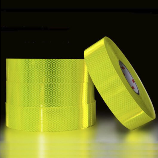 CINTA  REFLECTIVA ADHESIVA 2 INCHES  X 150FT YELLOW / GREEN MARCA 3M – 161832